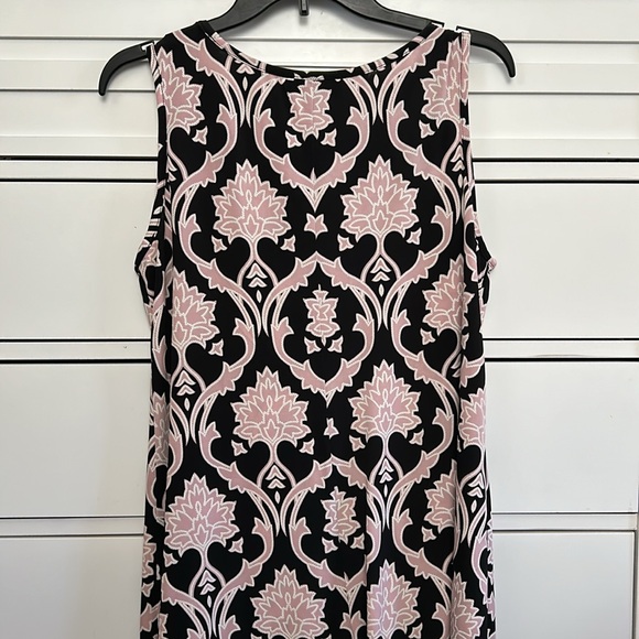 {Ronni Nicole} Damask Patterned Mini Shift Dress in Pink & Black - Picture 7 of 7